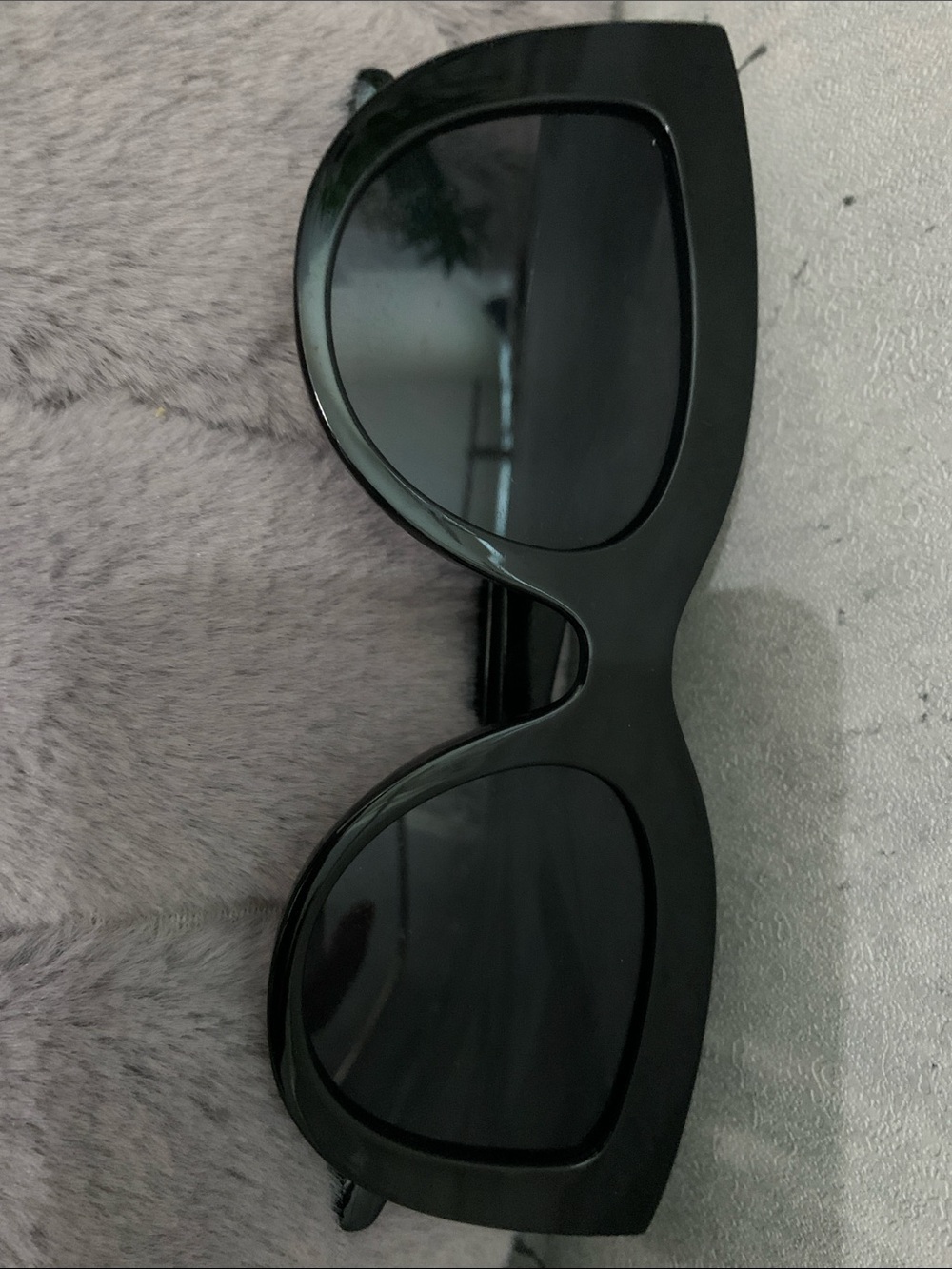 Black Cat-Eye Women's Sunglasses - Classic Black